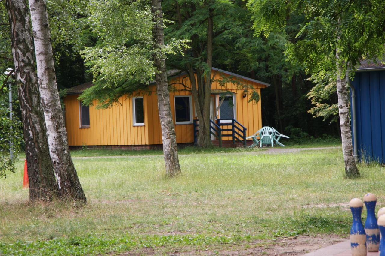 Martas Gaestehaeuser Gross Vaeter See Templin Esterno foto